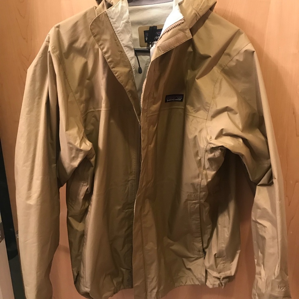 Men’s large Patagonia shell